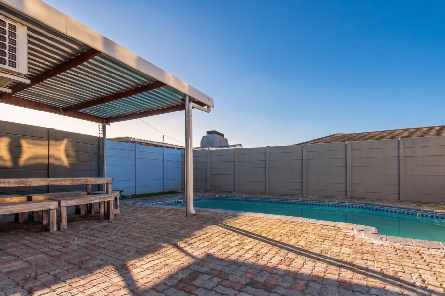 5 Bedroom Property for Sale in Bonny Brook Western Cape